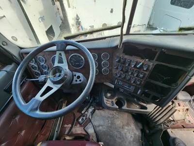 International 9300 Steering Column
