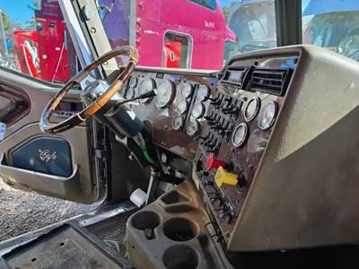 International 9900i Steering Column