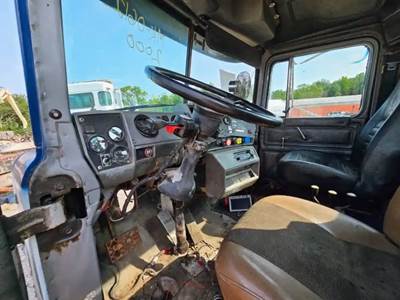 Mack RB688S Steering Column