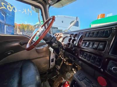 Mack Vision CXN613 Steering Column for a 2007 Mack CXN613
