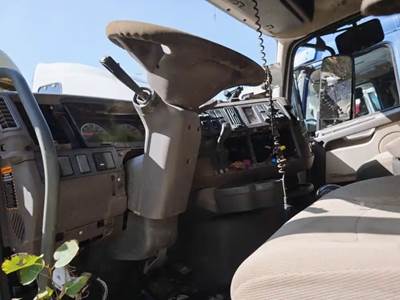 Volvo VNL Steering Column