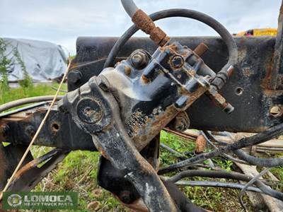 TRW/ROSS Steering Gear / Rack for a 2002 Freightliner FLD120