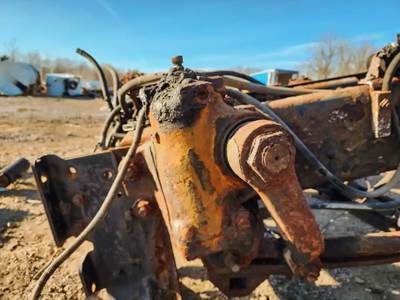 TRW/ROSS Steering Gear / Rack for a 1998 GMC T7500