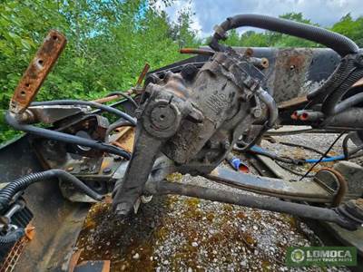 TRW/ROSS Steering Gear / Rack for a 2006 Kenworth T800