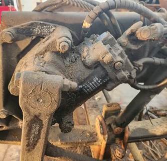 TRW/ROSS Steering Gear / Rack for a 2001 Peterbilt 379