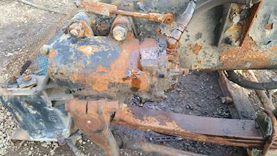 TRW/ROSS T800 Steering Gear / Rack for a 2005 Kenworth T800