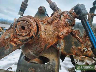 International LT625 Steering Gear. Call For More inFormation, We Ship Anywhere