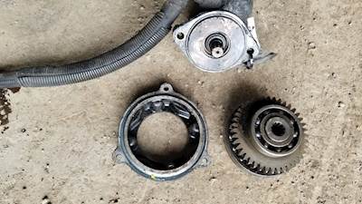 Caterpillar C13 Steering Pump for a 2007 Kenworth T600