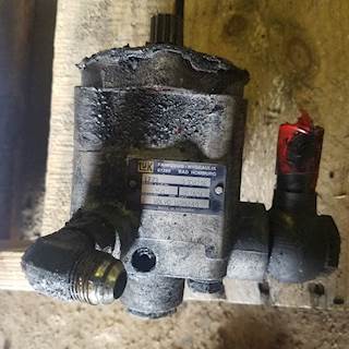 Cummins ISX Steering Pump