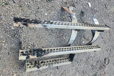 Western Star 4900SA Left Step for a 2018 Western Star 4900 SA