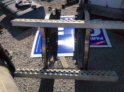 Kenworth T800 Left Step