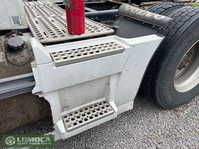 Volvo VNL Left Step