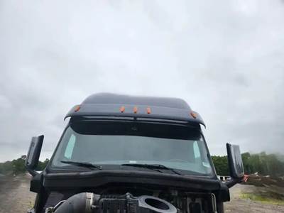 Freightliner Cascadia 126 Sun Visor