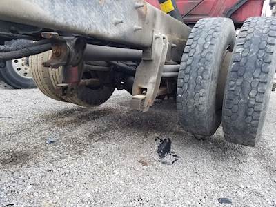 Hendrickson Tag / Pusher Axle for a 2001 Mack CL713