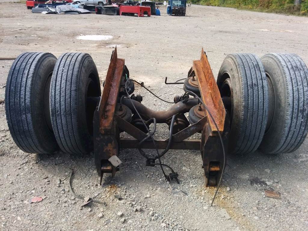 1995 Dana Spicer 25000 LB Tag Axle Model D22AU6030137, 5 Spoke, W