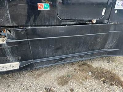 Freightliner Cascadia 126 Left Tank Fairing