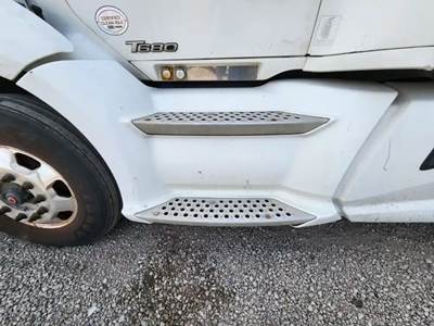 Kenworth T680 Left Tank Fairing