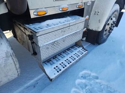 Freightliner FLD120 Classic Tool Box for a 2007 Freightliner Classic 120