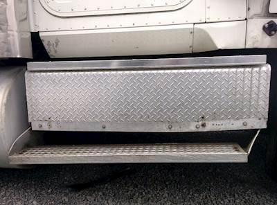 International 9900i Tool Box