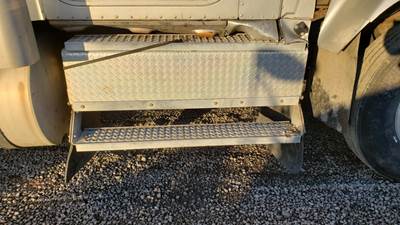 International 9900i Tool Box