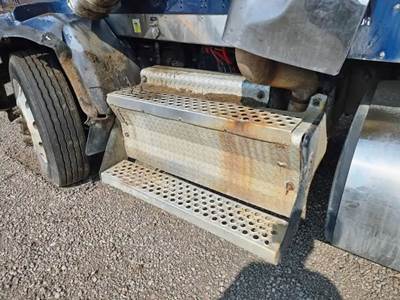 Kenworth T800 Tool Box