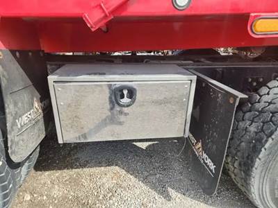 Kenworth T800 Tool Box