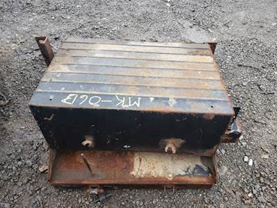 Mack MR688S Tool Box