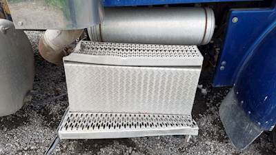 Peterbilt 378 Tool Box