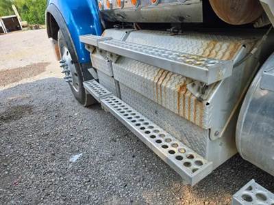 Western Star 4900FA Tool Box for a 2014 Western Star 4900 FA