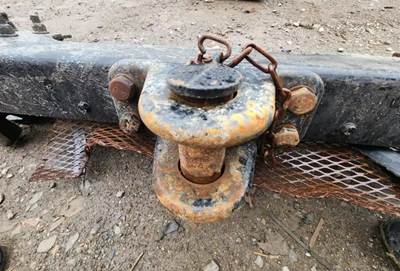 Kenworth T880 Tow Hook