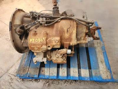 Eaton-Fuller Transmission for a 2001 Peterbilt 379