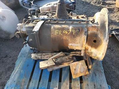 Eaton-Fuller RTLO16913A Transmission for a 2002 Freightliner FLD120