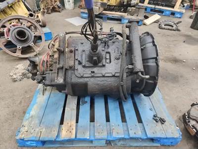 Eaton-Fuller RTLO16913A Transmission for a 2011 Peterbilt 388