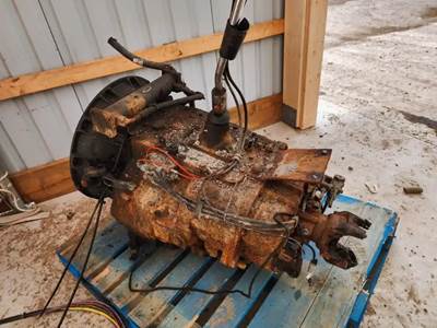 Eaton-Fuller RTLO18913A Transmission for a 2017 Peterbilt 389