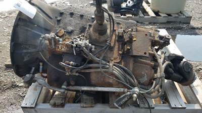 Eaton-Fuller RTLO18918B Transmission for a 2004 Peterbilt 378