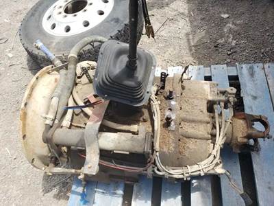 Eaton-Fuller RTLO18918B Transmission for a 2018 Kenworth W900