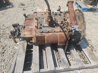 Eaton-Fuller RTLO18918B Transmission for a 2015 Peterbilt 389