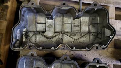 Mack AI 460 Valve Cover for a 2005 Mack CV713 Granite