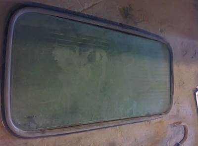 Kenworth T800 Windshield Glass