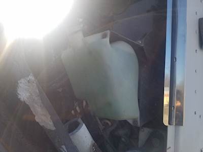 Kenworth T600 Windshield Washer Reservoir