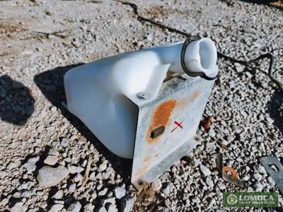 Kenworth T600 Windshield Washer Reservoir for a 2009 Kenworth T660