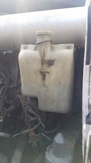 Kenworth T800 Windshield Washer Reservoir