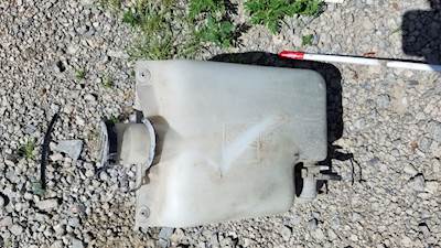 Kenworth T800 Windshield Washer Reservoir