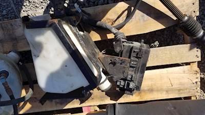 Kenworth T800 Windshield Washer Reservoir