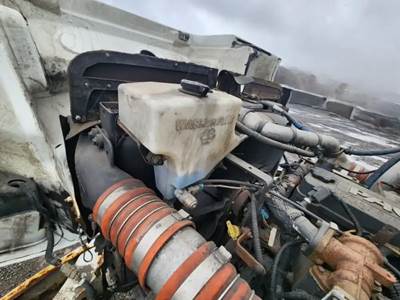 Peterbilt 330 Windshield Washer Reservoir