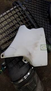 Peterbilt 579 Windshield Washer Reservoir