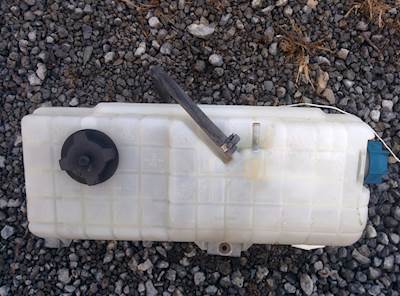 Volvo VNL Windshield Washer Reservoir