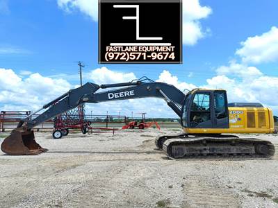 John Deere 200D LC Excavator