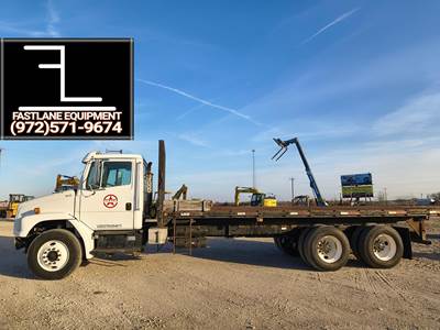 Freightliner 108SD Tandem Axle Flatbed Truck - 4+4 Speed Manual