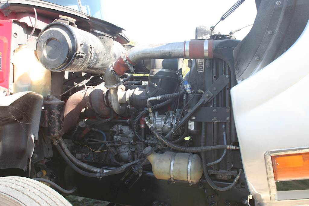 1993 Mack non CDL truck with Race Car or Horse Trailer For 